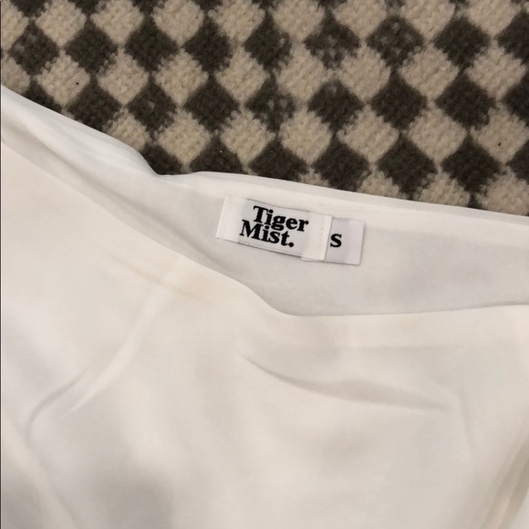 Tiger mist one sleeve top ! - Picture 2 of 2